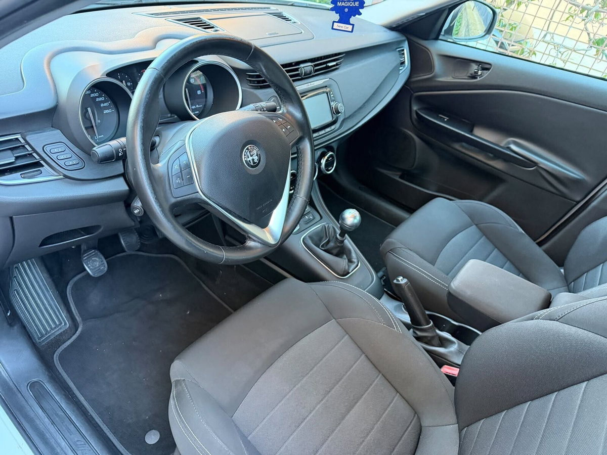 Alfa Romeo Giulietta 1.6 JTDm Ti 120cv (13)
