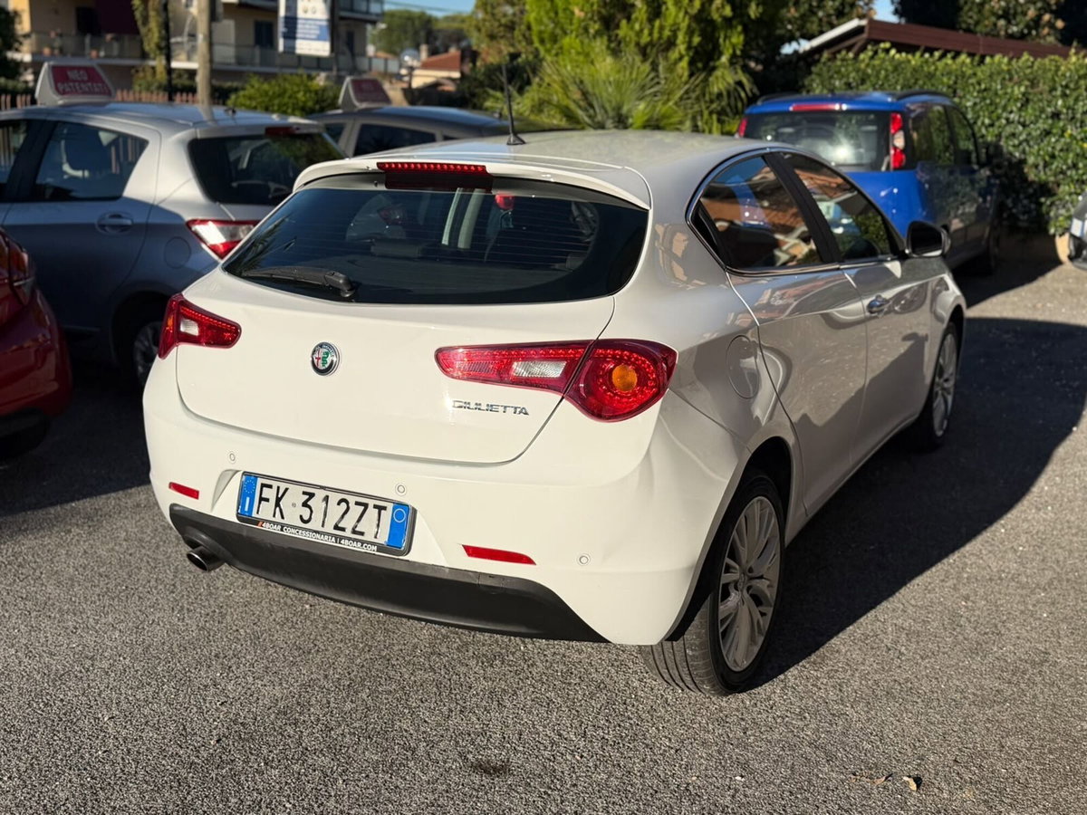 Alfa Romeo Giulietta 1.6 JTDm Ti 120cv (4)