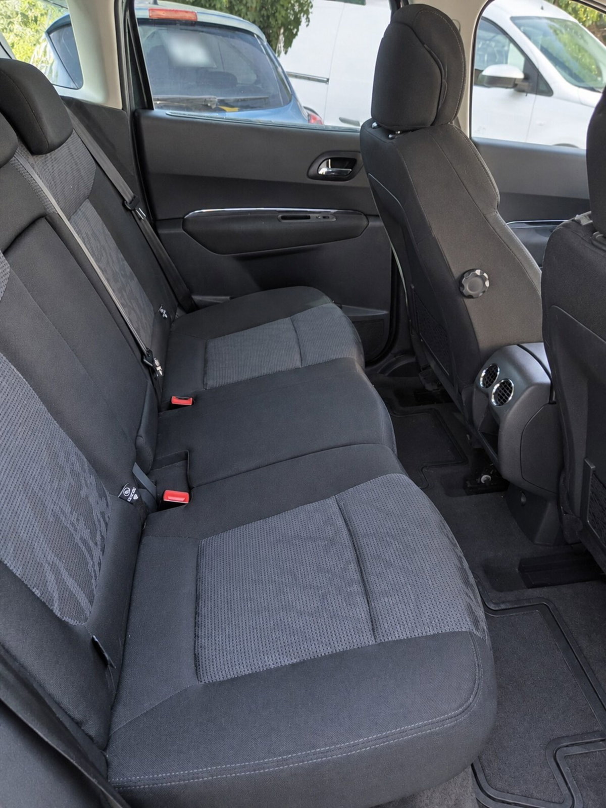 Peugeot 3008 1.6 HDi 110CV cambio robotizzato Premium (5)
