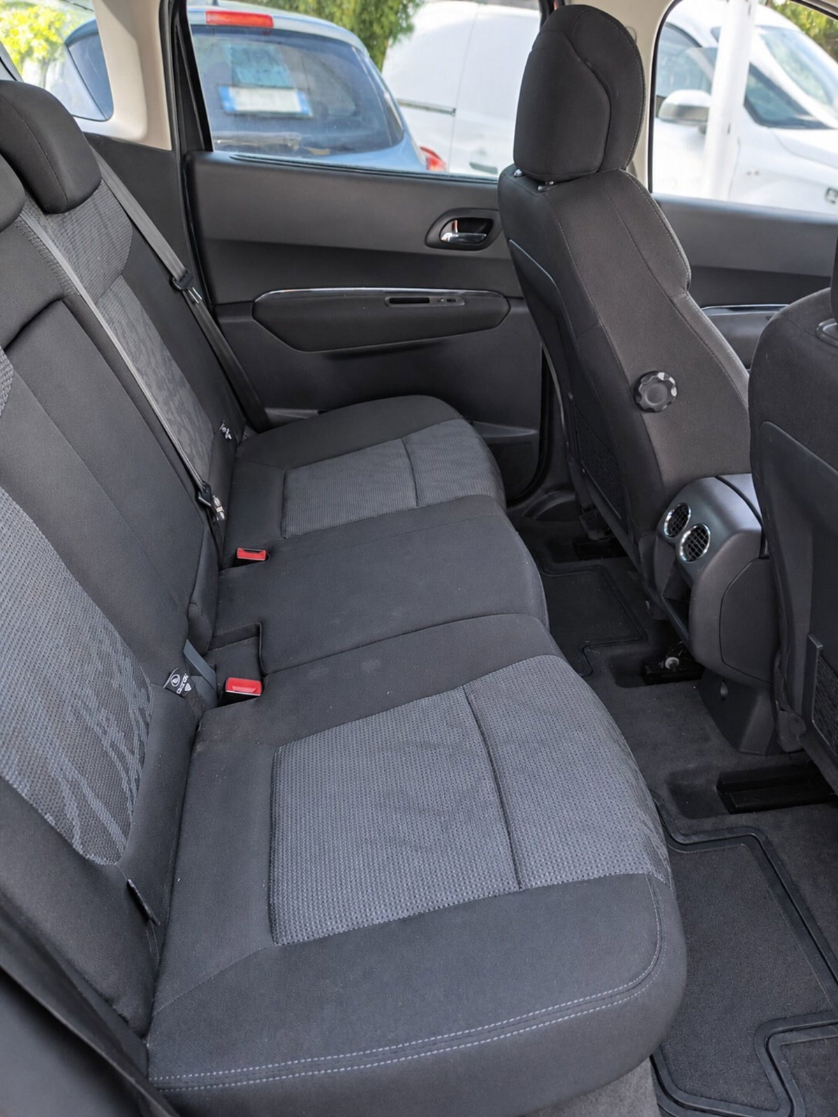 Peugeot 3008 1.6 HDi 110CV cambio robotizzato Premium (7)