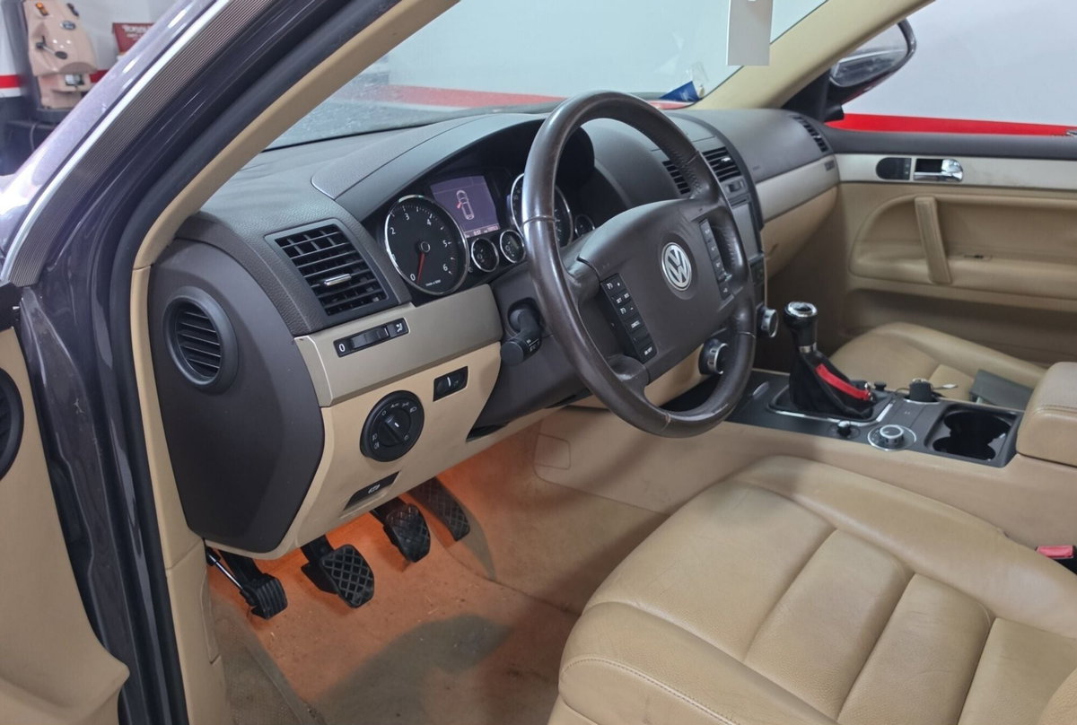Volkswagen Touareg V6 TDI DPF Exclusive (2)