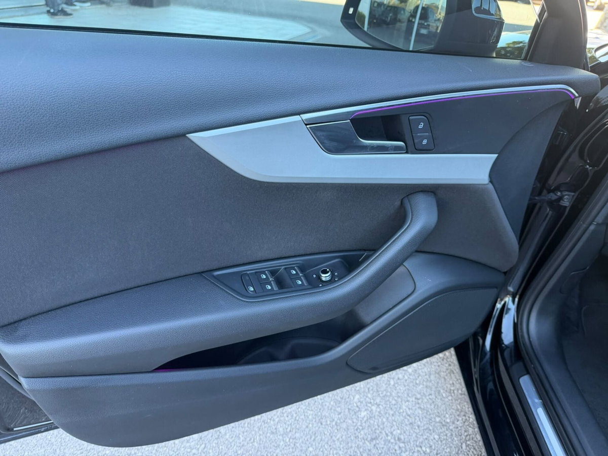 Audi A4 Avant 2.0 TDI 150 CV ultra (11)