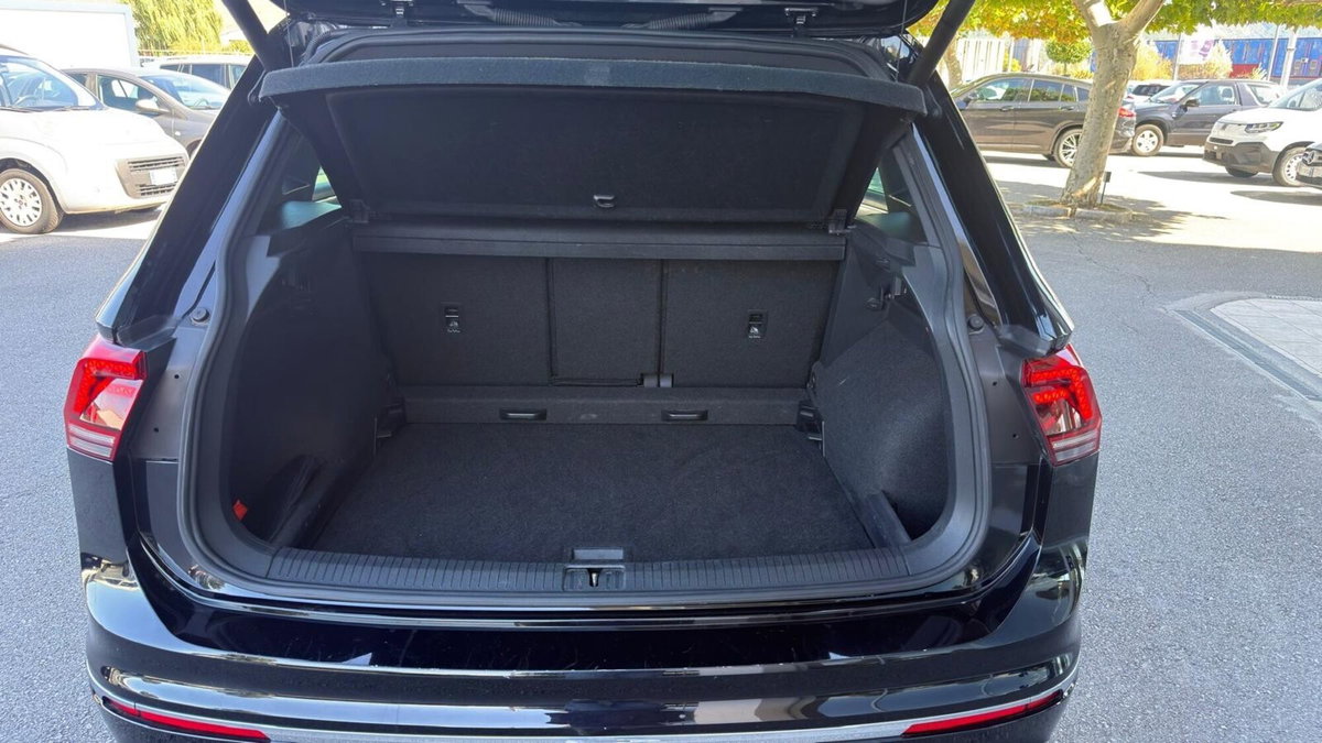 Volkswagen Tiguan Allspace 2.0 TDI SCR DSG 4MOTION R-Line (10)