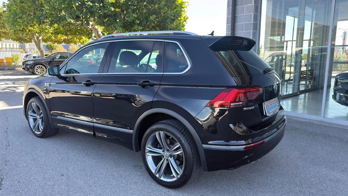 Volkswagen Tiguan Allspace 2.0 TDI SCR DSG 4MOTION R-Line (6)