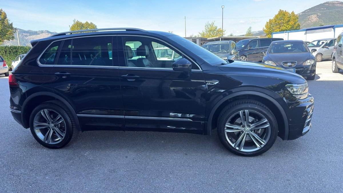 Volkswagen Tiguan Allspace 2.0 TDI SCR DSG 4MOTION R-Line (9)