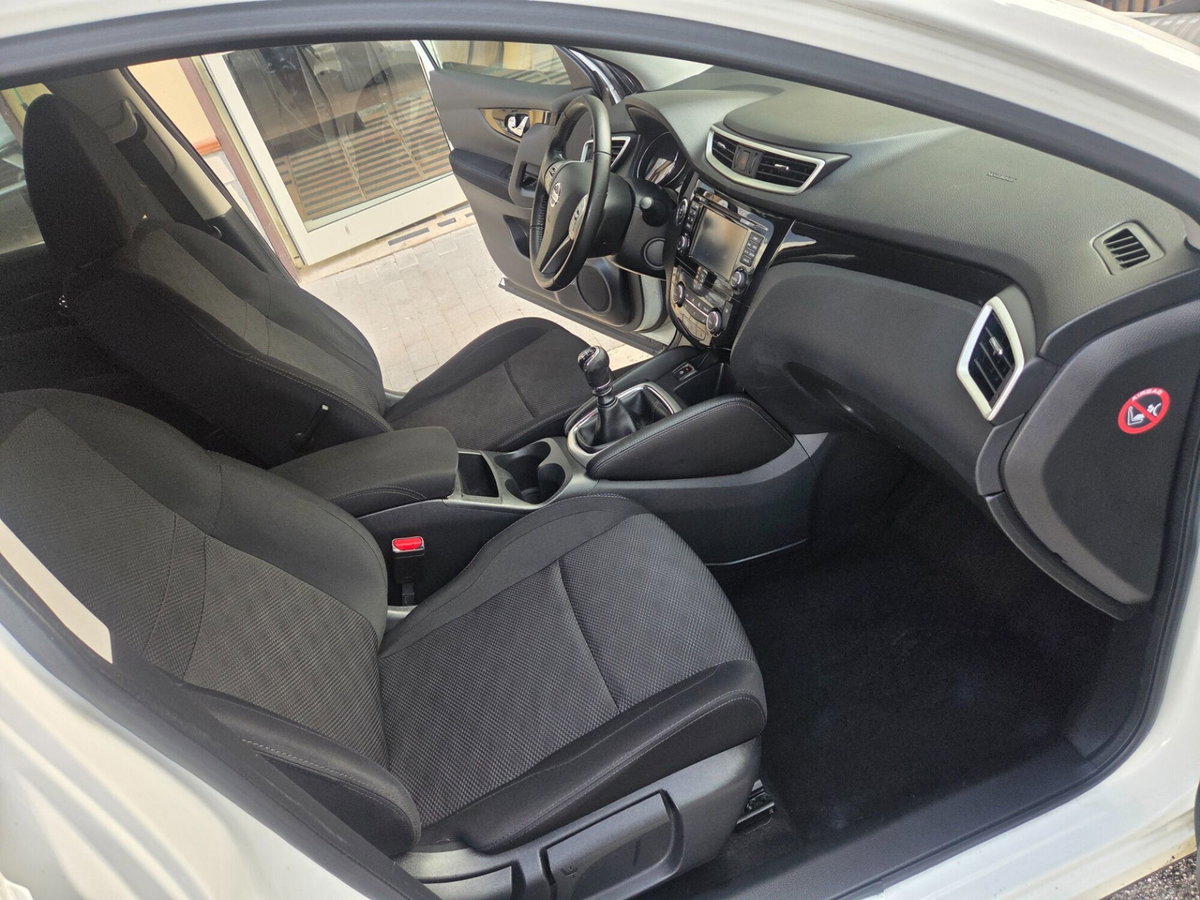 Nissan Qashqai 1.5 dCi Tekna (15)