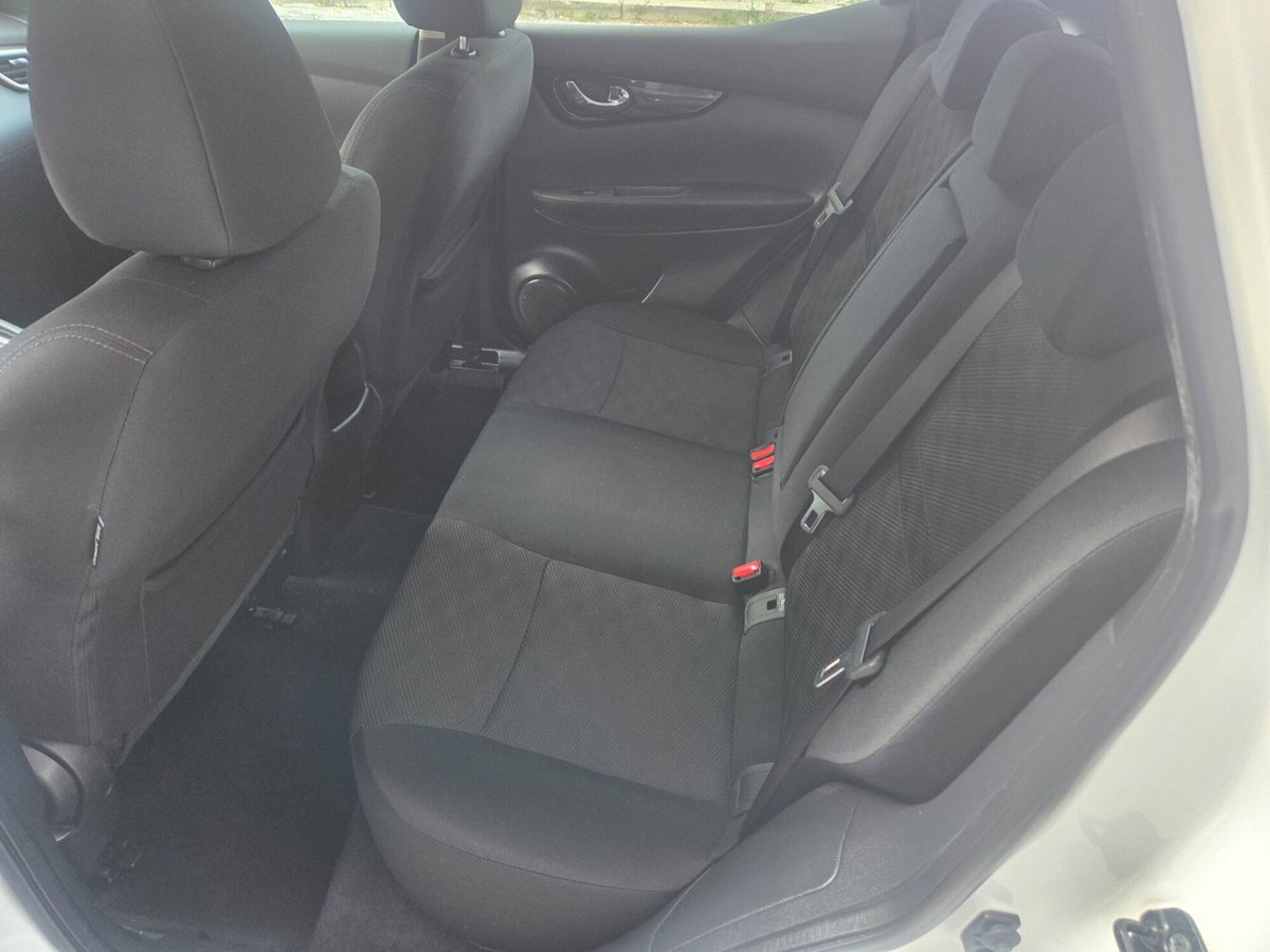 Nissan Qashqai 1.5 dCi Tekna (16)