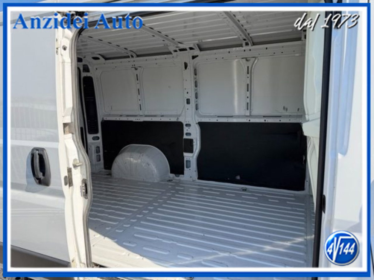 Peugeot Boxer Furgone 30 L2H1 2.2 diesel 120cv S&S (9)