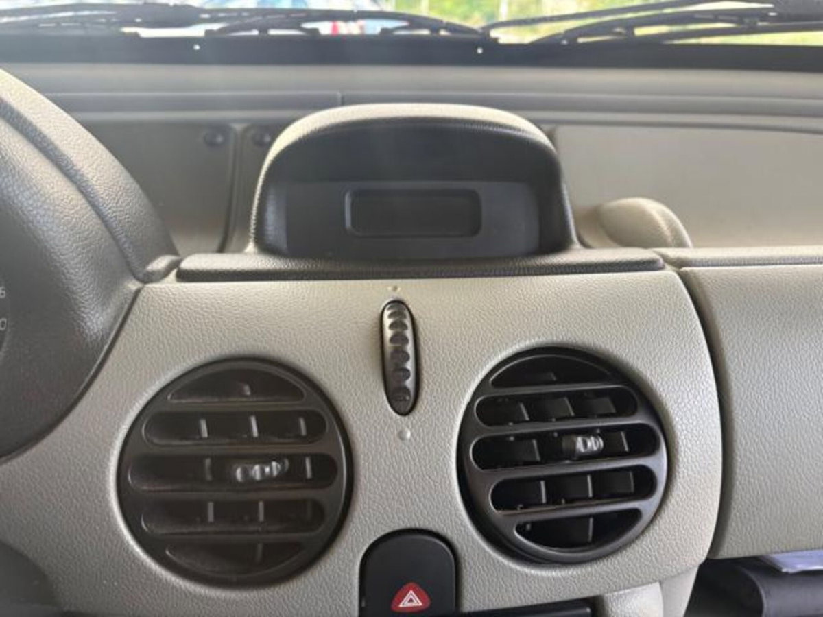 Renault Kangoo 1.2 16V cat 5 porte Privilège (16)