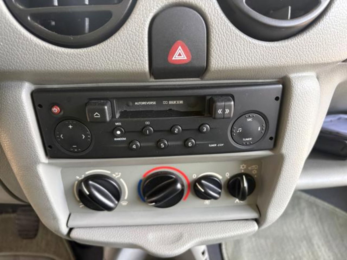 Renault Kangoo 1.2 16V cat 5 porte Privilège (17)