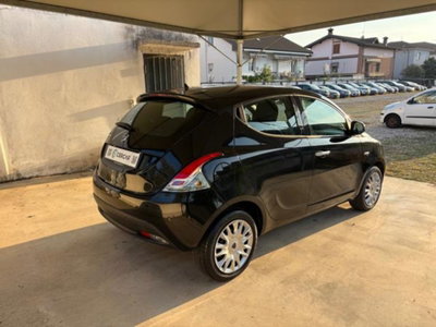 Lancia Ypsilon 1.2 69 CV 5 porte Gold (6)