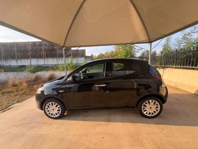 Lancia Ypsilon 1.2 69 CV 5 porte Gold (7)