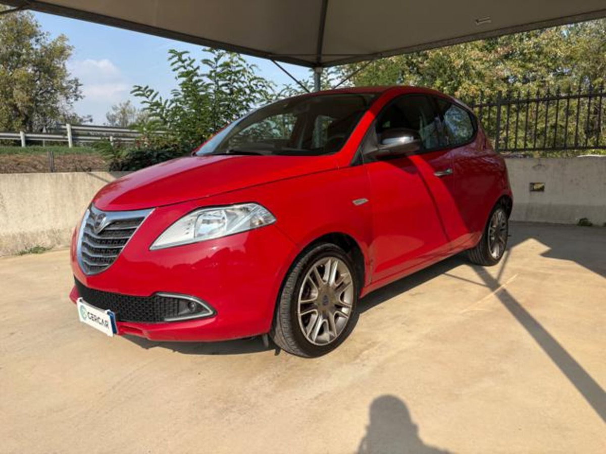 Lancia Ypsilon 0.9 TwinAir 85 CV 5 porte S&S DFN Gold