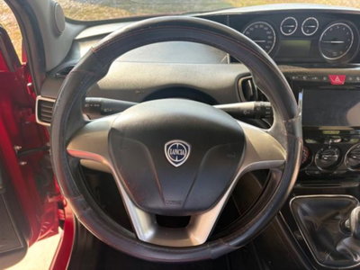 Lancia Ypsilon 0.9 TwinAir 85 CV 5 porte S&S DFN Gold (13)