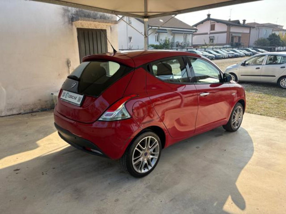 Lancia Ypsilon 0.9 TwinAir 85 CV 5 porte S&S DFN Gold (6)