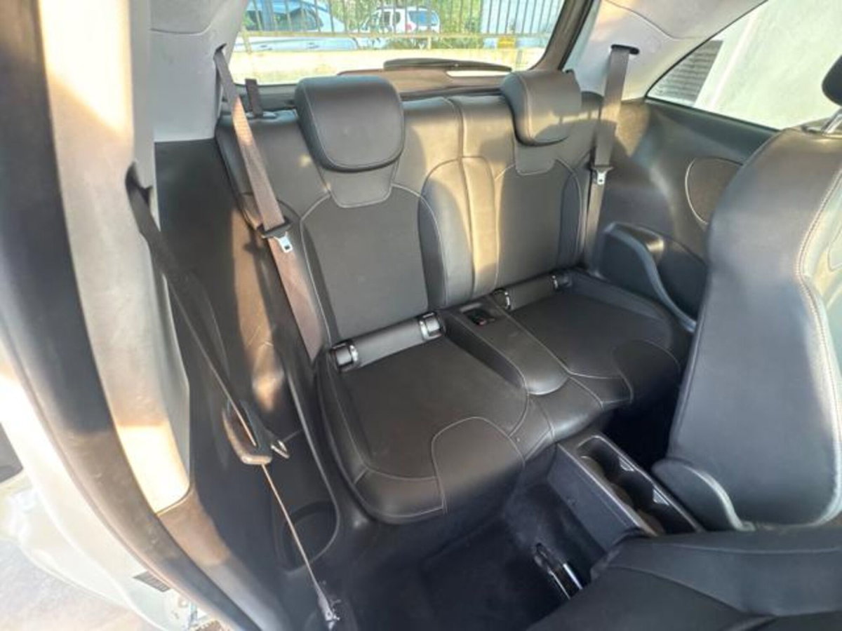 Opel Adam Rocks 1.4 100 CV (10)