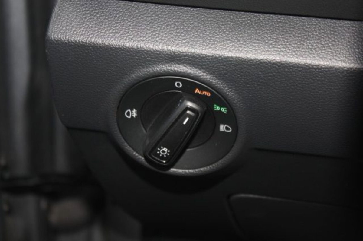 Volkswagen T-Roc 1.5 tsi R-Line dsg (13)