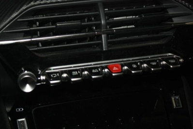 Peugeot 2008 PureTech 130 S&S EAT8 Allure Pack (13)