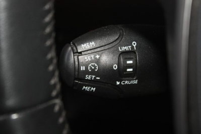 Peugeot 2008 PureTech 130 S&S EAT8 Allure Pack (16)