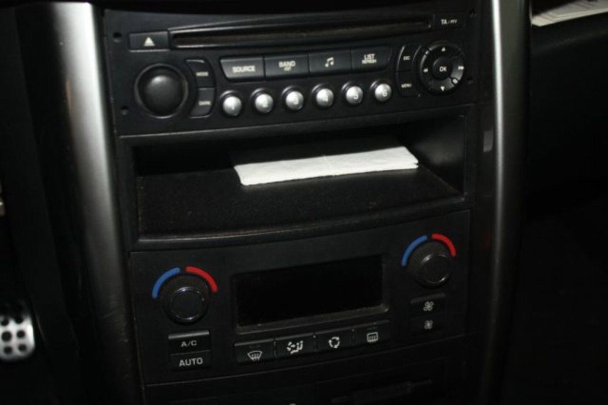 Peugeot 207 Cabrio VTi 120CV CC aut. Féline (12)