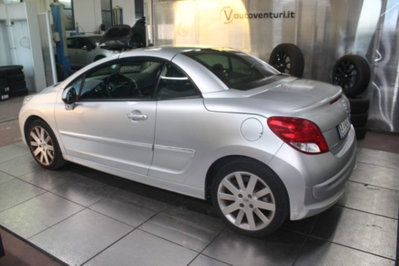 Peugeot 207 Cabrio VTi 120CV CC aut. Féline (8)