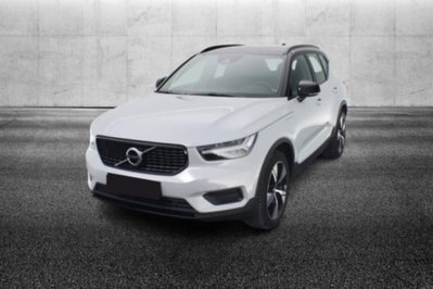 Volvo XC40 T4 Recharge Plug-in Hybrid automatico Core (2)