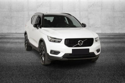Volvo XC40 T5 Recharge Plug-in Hybrid R-design (2)