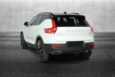 Volvo XC40 T5 Recharge Plug-in Hybrid R-design (3)