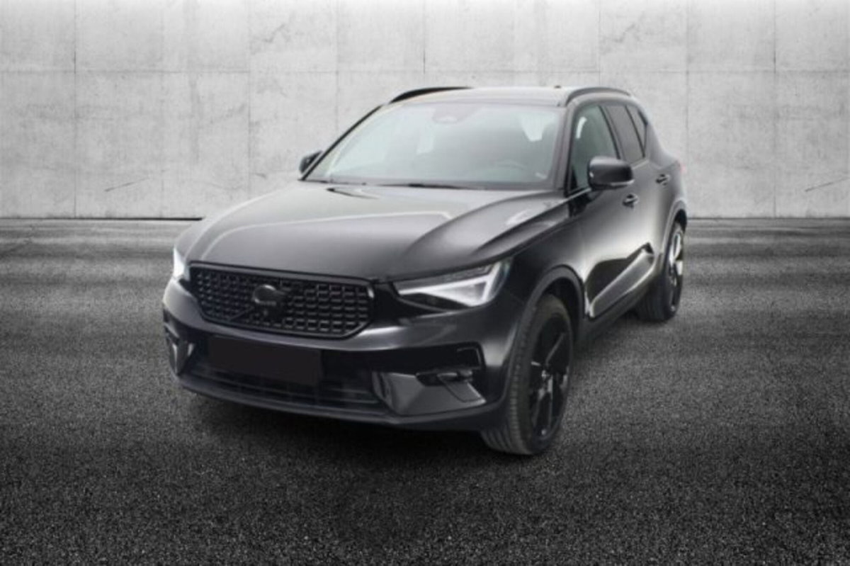 Volvo XC40 2.0 b3 Plus Black Edition auto (2)