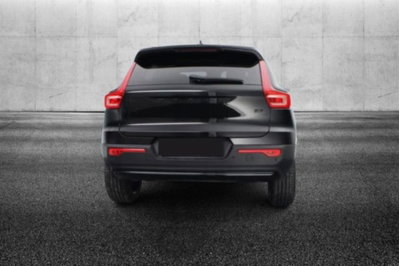 Volvo XC40 2.0 b3 Plus Black Edition auto (4)