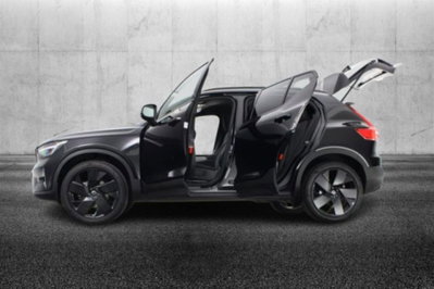 Volvo XC40 2.0 b3 Plus Black Edition auto (6)