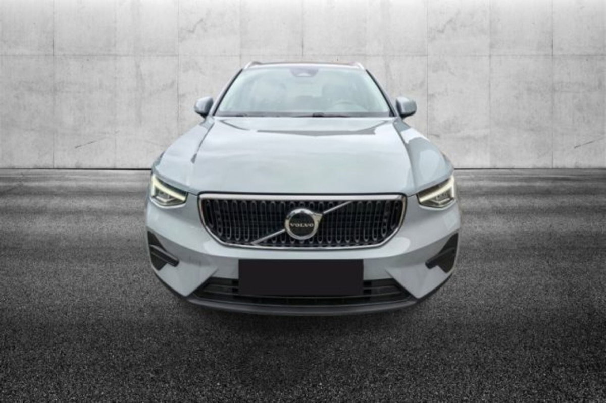 Volvo XC40 B3 automatico Core (5)