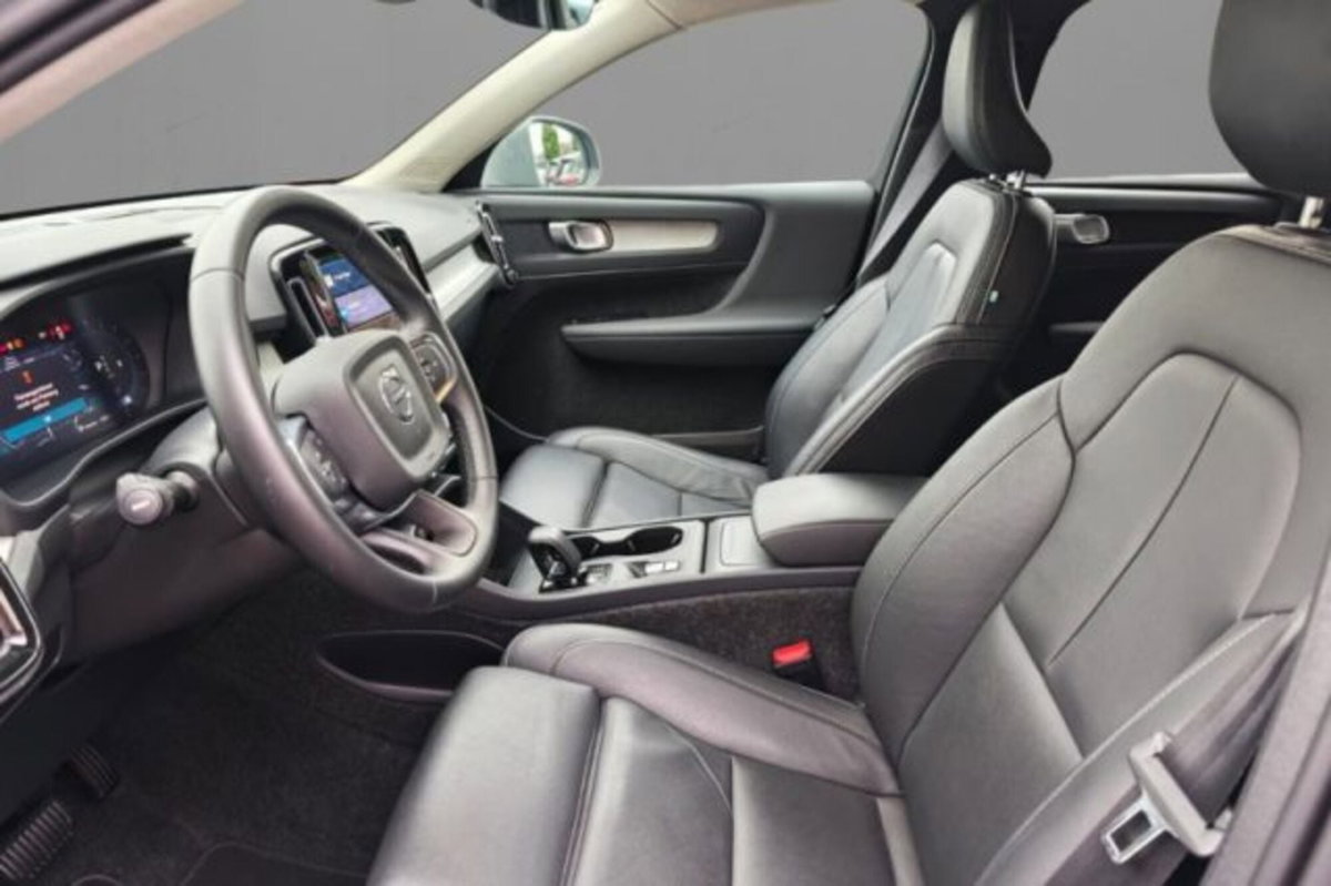 Volvo XC40 B3 automatico Core (6)