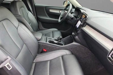 Volvo XC40 B3 automatico Core (7)