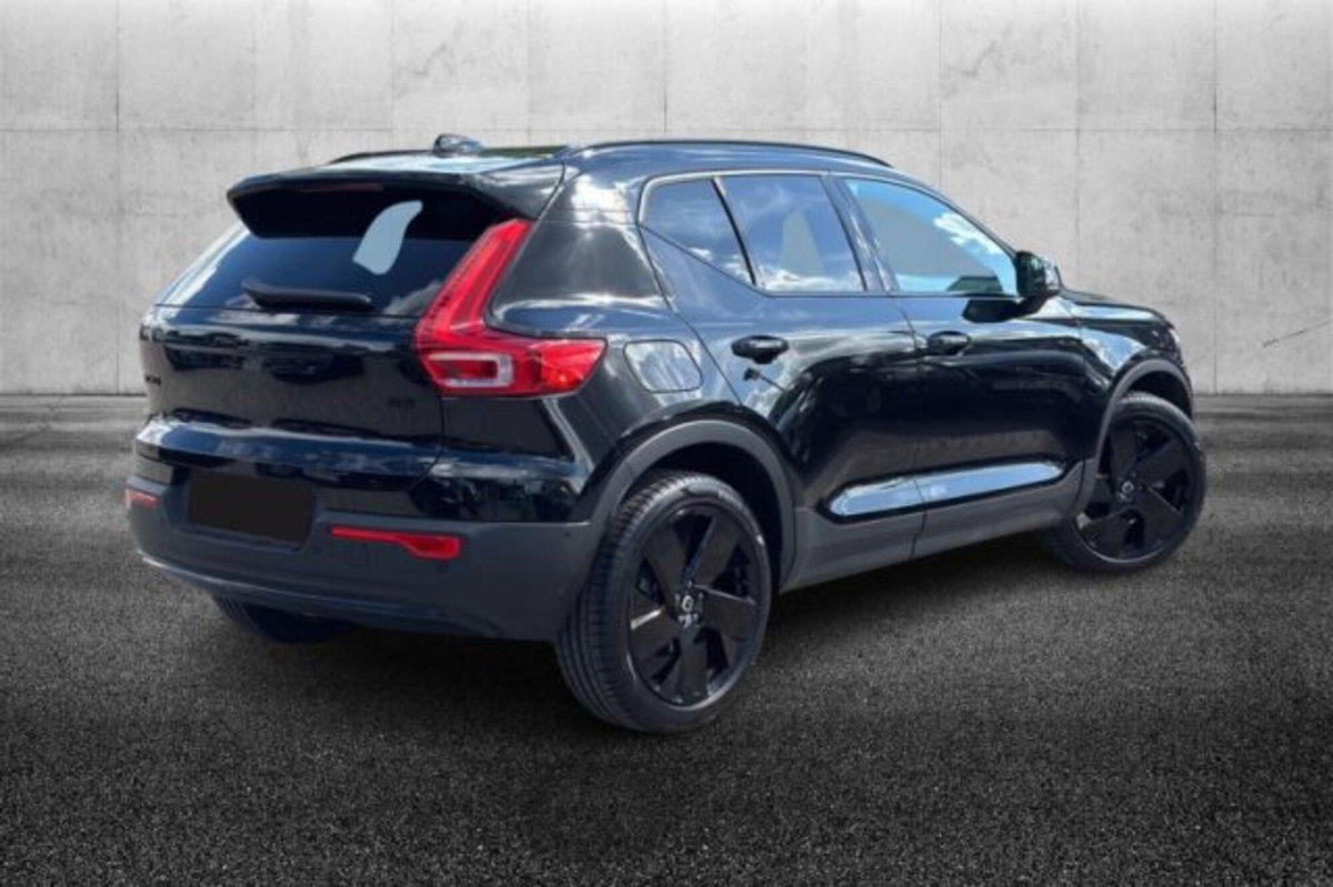 Volvo XC40 2.0 b3 Plus Black Edition auto (4)