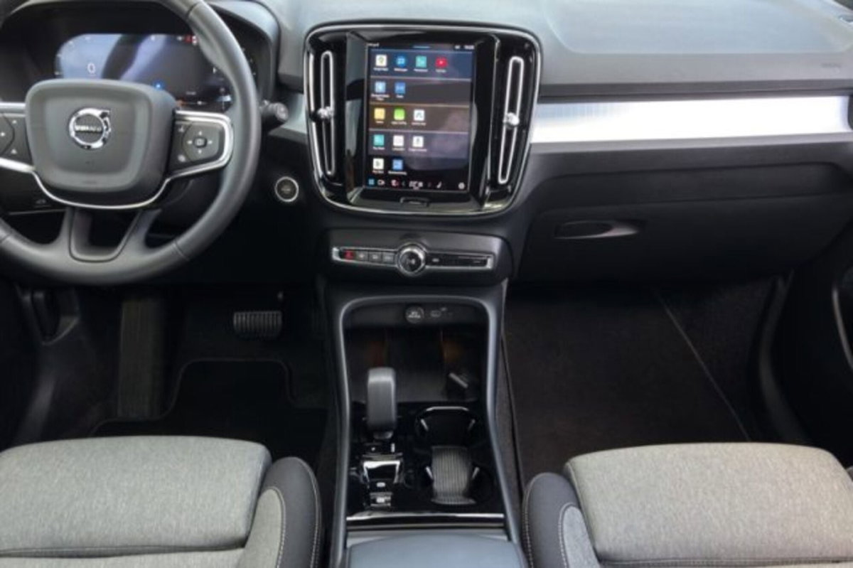 Volvo XC40 2.0 b3 Plus Black Edition auto (6)