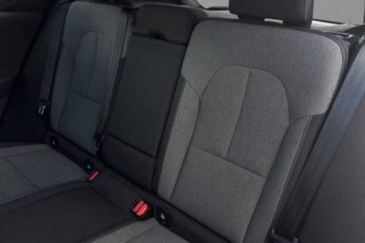 Volvo XC40 2.0 b3 Plus Black Edition auto (8)