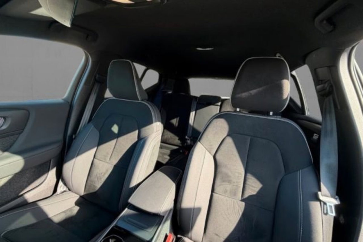 Volvo XC40 B3 automatico Plus Dark (5)