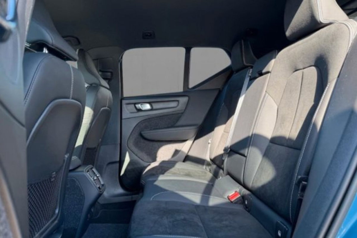 Volvo XC40 B3 automatico Plus Dark (6)