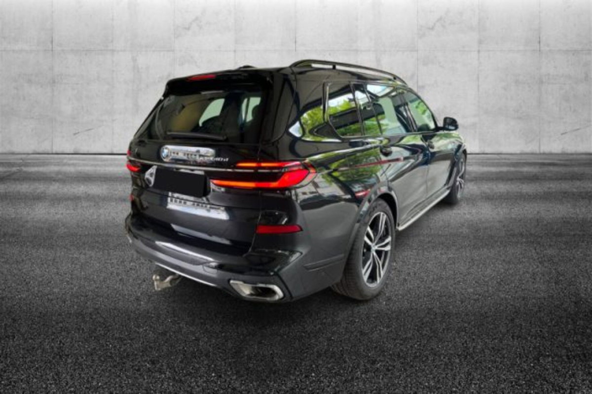 BMW X7 xDrive40d 48V (3)
