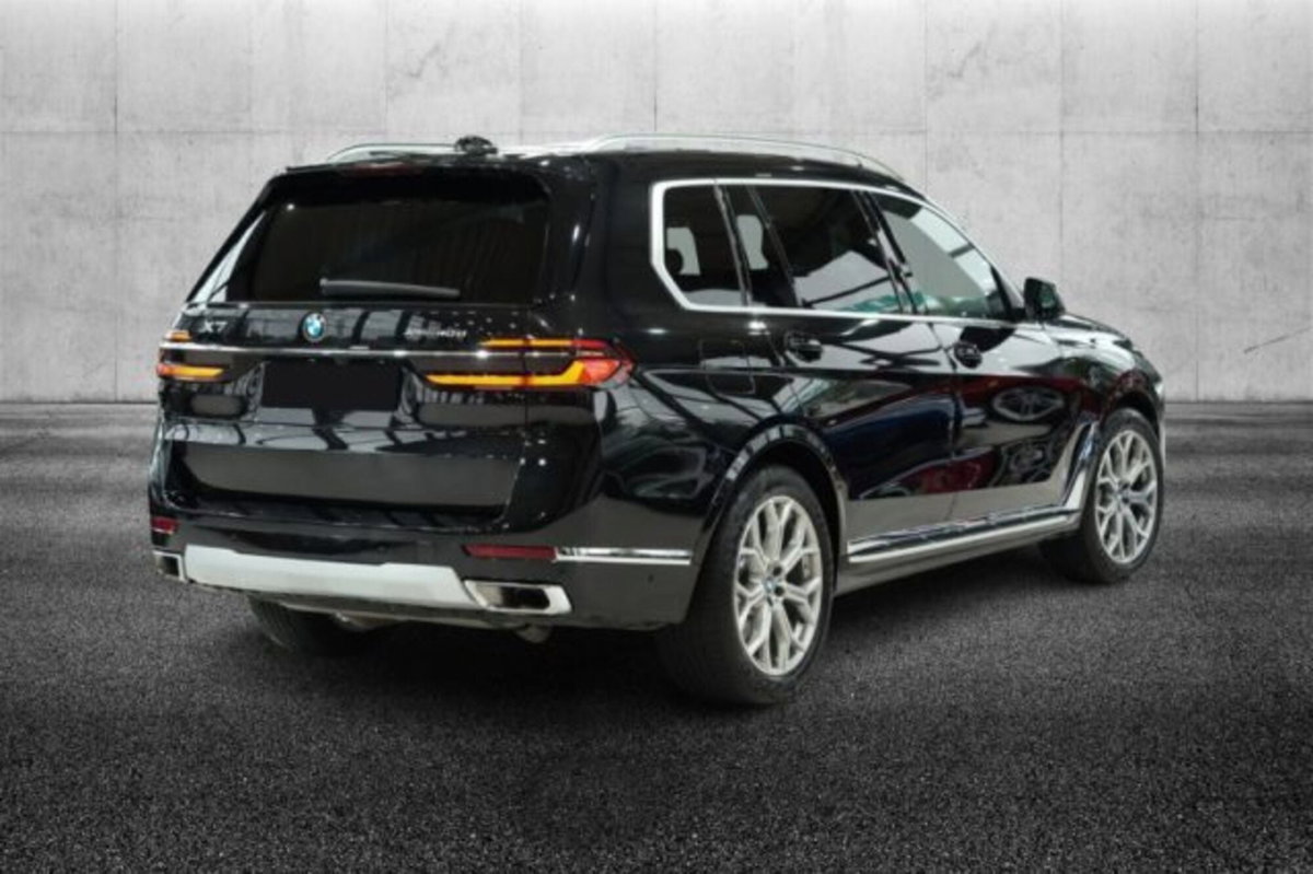 BMW X7 xDrive40d 48V (2)