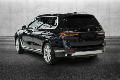 BMW X7 xDrive40d 48V (3)