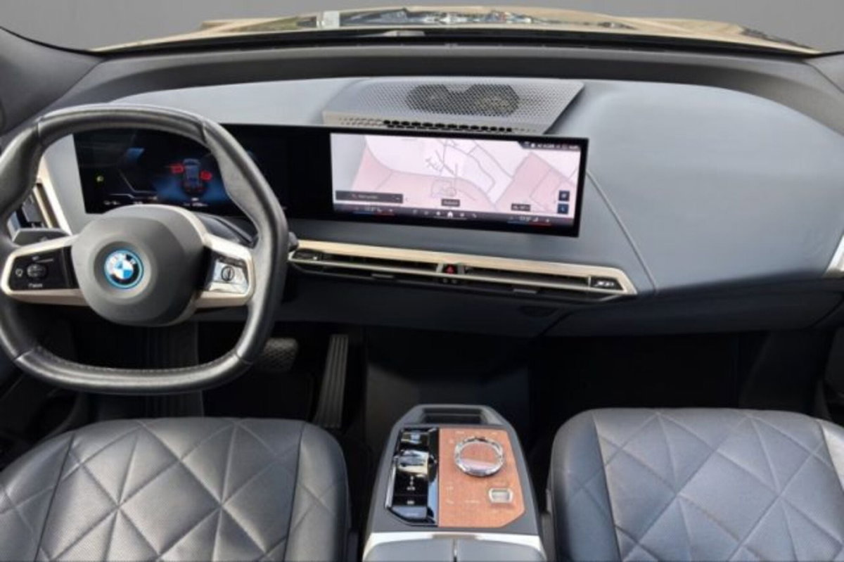 BMW iX xdrive50 pacchetto sportivo (6)