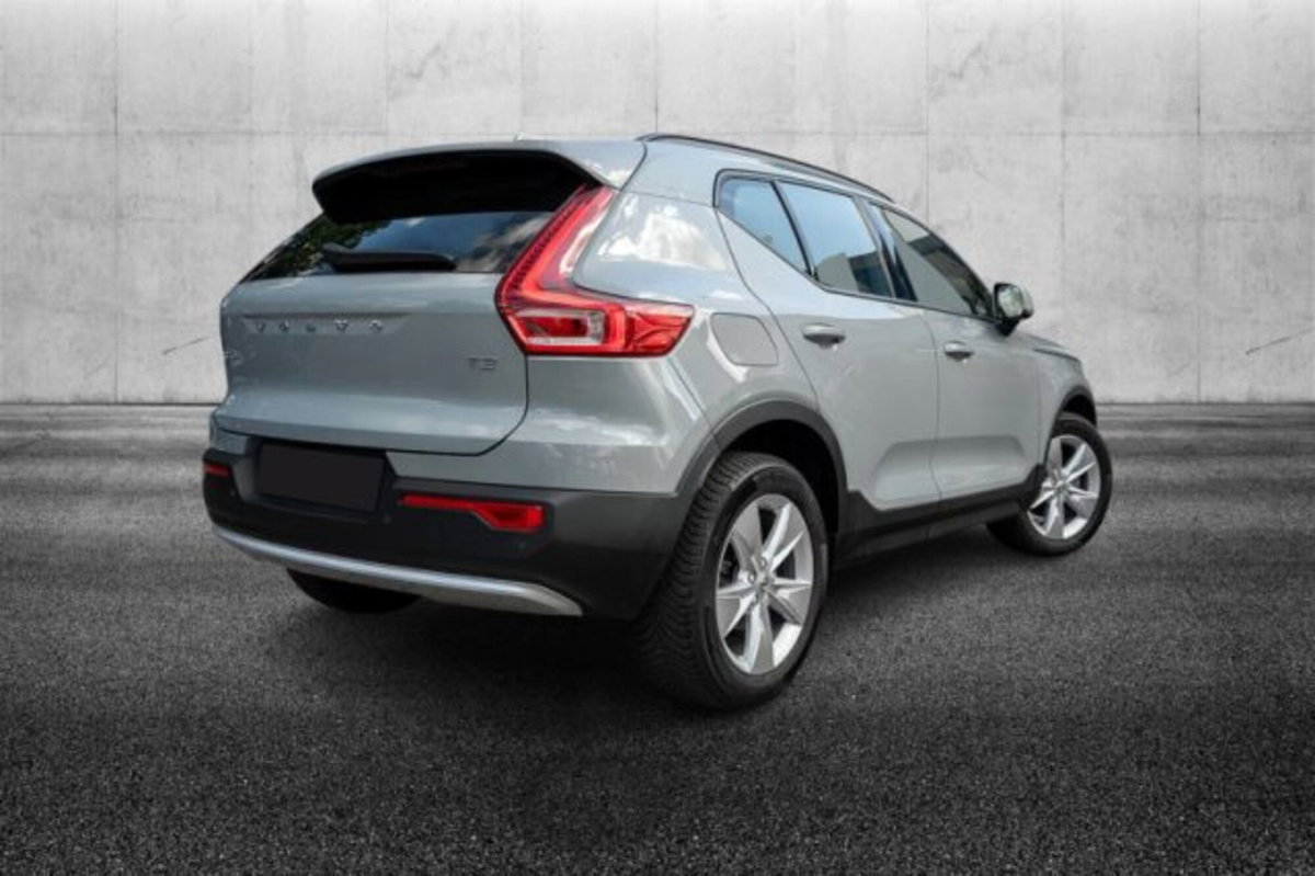 Volvo XC40 T2 automatico Essential (2)
