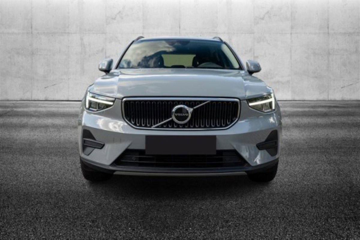 Volvo XC40 T2 automatico Essential (3)