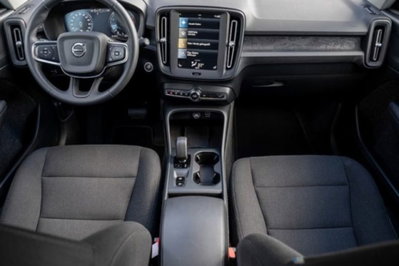 Volvo XC40 T2 automatico Essential (4)