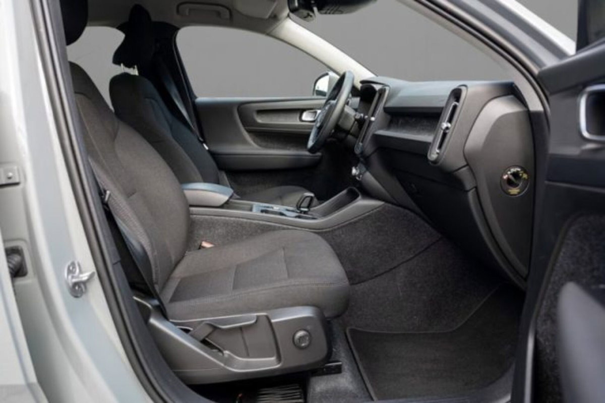 Volvo XC40 T2 automatico Essential (5)