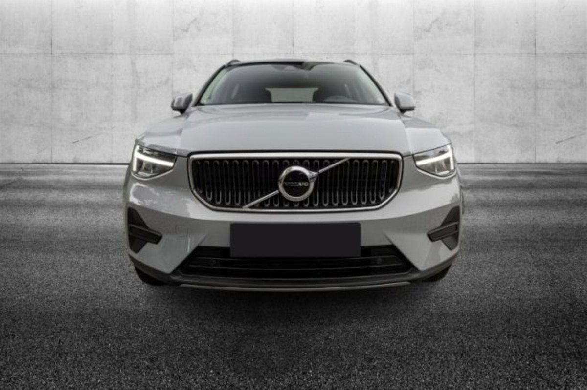 Volvo XC40 T2 automatico Essential (3)