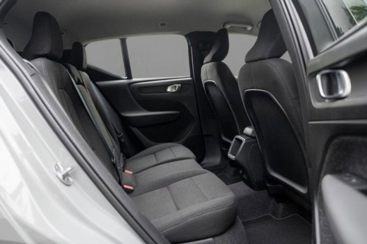 Volvo XC40 T2 automatico Essential (5)