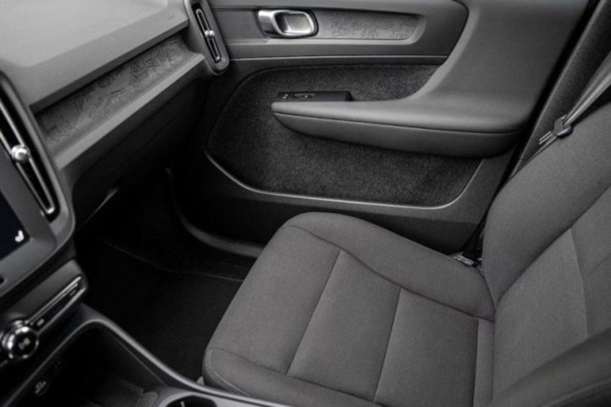Volvo XC40 T2 automatico Essential (7)